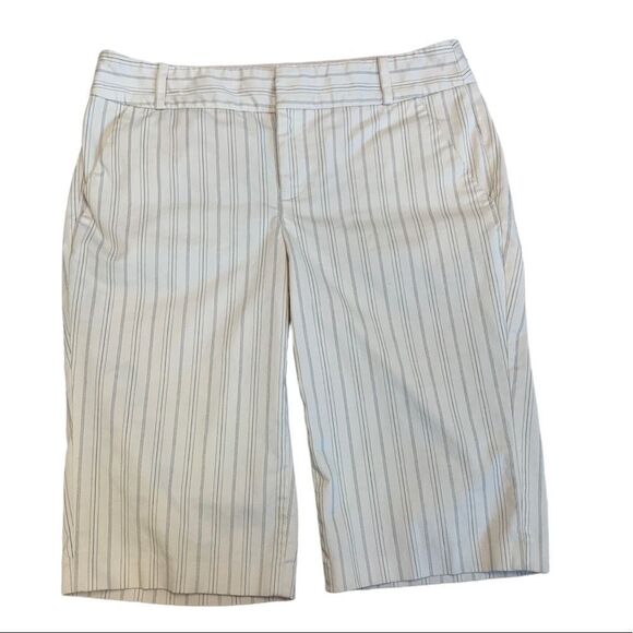 𝅺CLUB Monaco pinstripe shorts cream Bermuda Sz 6 - Picture 10 of 11